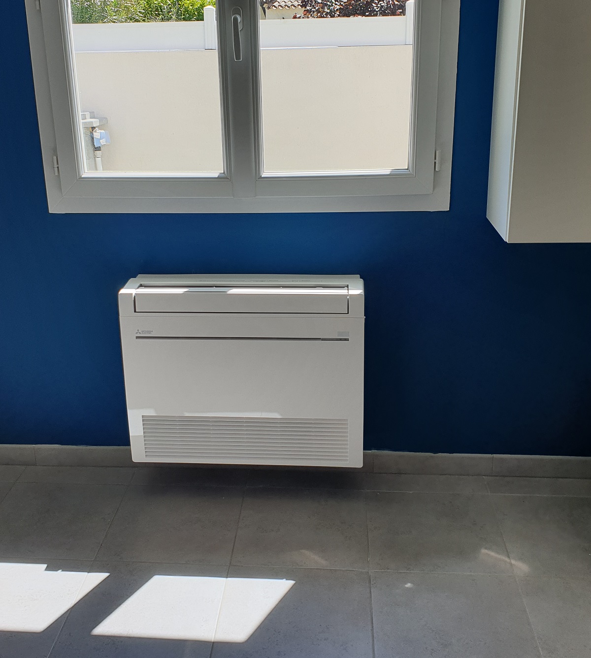 Installation d'une console Mitsubishi MFZKJ 3.5 kW BesoindeClim.fr